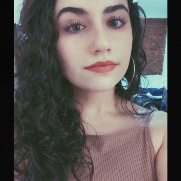 Meet your Posher, Hanna - Picture 1 of 1